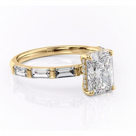 18K - Inel de logodnă Beatrice din aur Galben 18kt cu moissanite tăietură radiantă – Montură cu canal rafinată pentru profil înalt | Personalizează și configurează gratuit online