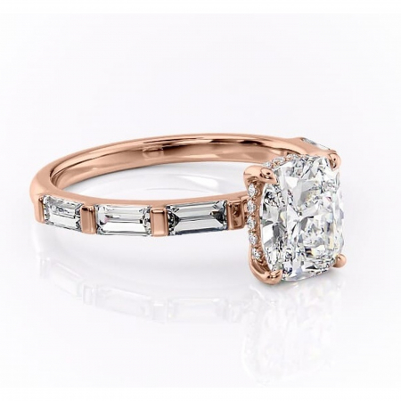 Pernă alungită - Inel de logodnă Beatrice din aur Rose 14kt cu moissanite tăietură asscher – Montură cu canal rafinată pentru profil înalt | Personalizează și configurează gratuit online