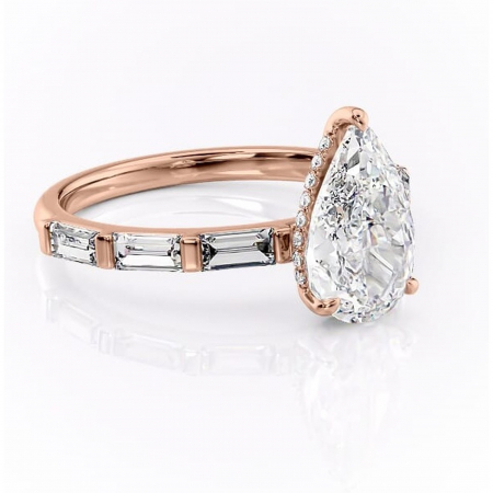 18K - Inel de logodnă Beatrice din aur Rose 18kt cu moissanite tăietură pară – Montură cu canal rafinată pentru profil înalt | Personalizează și configurează gratuit online