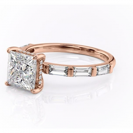 Inel de logodnă Beatrice din aur Rose 14kt cu moissanite tăietură princess – Montură cu canal rafinată pentru profil înalt | Personalizează și configurează gratuit online [6]