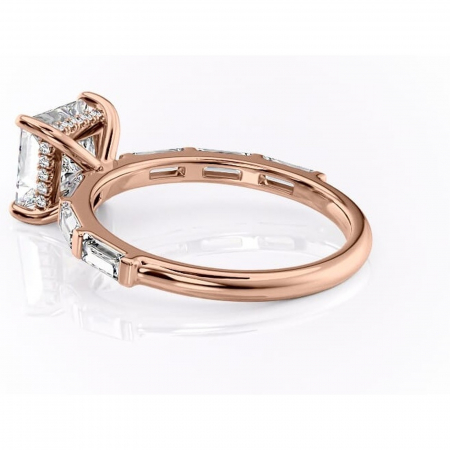Inel de logodnă Beatrice din aur Rose 14kt cu moissanite tăietură princess – Montură cu canal rafinată pentru profil înalt | Personalizează și configurează gratuit online [4]