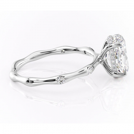 Inel de logodnă Bijou din aur Alb 14kt cu moissanite tăietură ovală – Pietre laterale rafinată pentru profil înalt | Personalizează și configurează gratuit online [1]