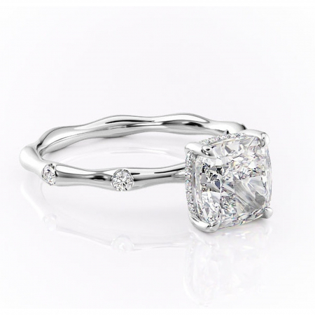 Pernă - Inel de logodnă Bijou din aur Alb 14kt cu moissanite tăietură pernă – Pietre laterale rafinată pentru profil înalt | Personalizează și configurează gratuit online