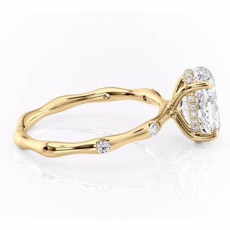 Inel de logodnă Bijou din aur Galben 18kt cu moissanite tăietură ovală – Pietre laterale rafinată pentru profil înalt | Personalizează și configurează gratuit online [1]