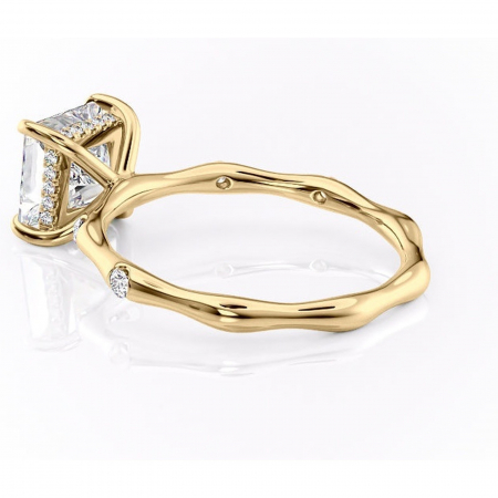 Inel de logodnă Bijou din aur Galben 14kt cu moissanite tăietură princess – Pietre laterale rafinată pentru profil înalt | Personalizează și configurează gratuit online [4]
