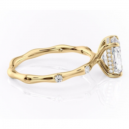 Inel de logodnă Bijou din aur Galben 18kt cu moissanite tăietură radiantă – Pietre laterale rafinată pentru profil înalt | Personalizează și configurează gratuit online [1]