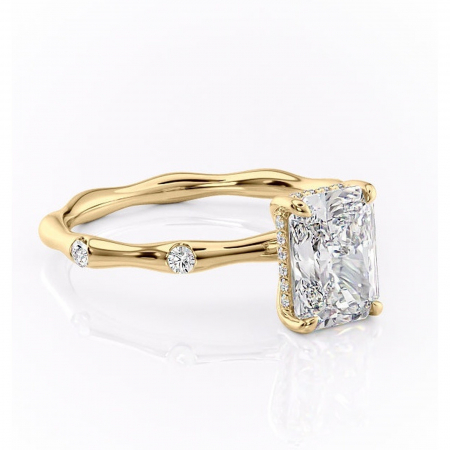 14K - Inel de logodnă Bijou din aur Galben 14kt cu moissanite tăietură radiantă – Pietre laterale rafinată pentru profil înalt | Personalizează și configurează gratuit online