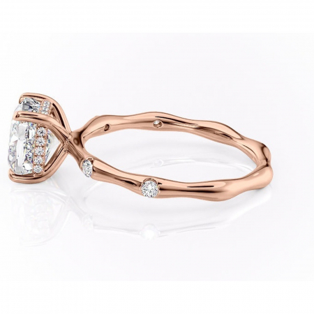 Inel de logodnă Bijou din aur Rose 14kt cu moissanite tăietură pernă – Pietre laterale rafinată pentru profil înalt | Personalizează și configurează gratuit online [5]