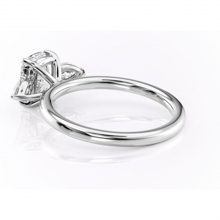Inel de logodnă Blanche din aur Alb 14kt cu moissanite tăietură asscher – Montură cu trei pietre rafinată pentru profil înalt | Personalizează și configurează gratuit online [4]