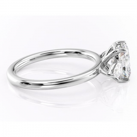 Inel de logodnă Blanche din aur Alb 14kt cu moissanite tăietură asscher – Montură cu trei pietre rafinată pentru profil înalt | Personalizează și configurează gratuit online [1]