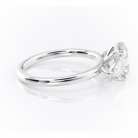 Inel de logodnă Blanche din aur Alb 14kt cu moissanite tăietură asscher – Montură cu trei pietre rafinată pentru profil înalt | Personalizează și configurează gratuit online [1]