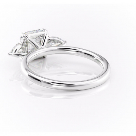 Inel de logodnă Blanche din aur Alb 14kt cu moissanite tăietură asscher – Montură cu trei pietre rafinată pentru profil înalt | Personalizează și configurează gratuit online [3]