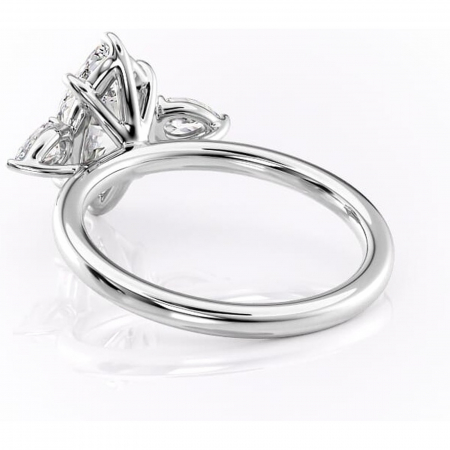 Inel de logodnă Blanche din aur Alb 14kt cu moissanite tăietură marquise – Montură cu trei pietre rafinată pentru profil înalt | Personalizează și configurează gratuit online [3]