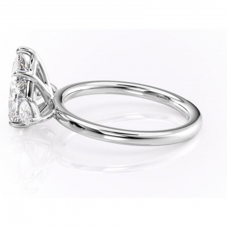 Inel de logodnă Blanche din aur Alb 14kt cu moissanite tăietură pară – Montură cu trei pietre rafinată pentru profil înalt | Personalizează și configurează gratuit online [5]