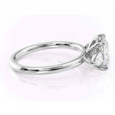 Inel de logodnă Blanche din aur Alb 14kt cu moissanite tăietură princess – Montură cu trei pietre rafinată pentru profil înalt | Personalizează și configurează gratuit online [1]