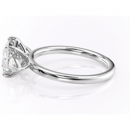 Inel de logodnă Blanche din aur Alb 14kt cu moissanite tăietură princess – Montură cu trei pietre rafinată pentru profil înalt | Personalizează și configurează gratuit online [5]