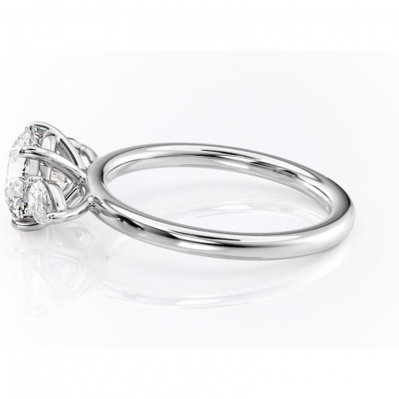 Inel de logodnă Blanche din aur Alb 14kt cu moissanite tăietură rotundă – Montură cu trei pietre rafinată pentru profil înalt | Personalizează și configurează gratuit online [5]