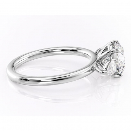 Inel de logodnă Blanche din aur Alb 14kt cu moissanite tăietură rotundă – Montură cu trei pietre rafinată pentru profil înalt | Personalizează și configurează gratuit online [1]