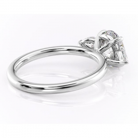 Inel de logodnă Blanche din aur Alb 14kt cu moissanite tăietură rotundă – Montură cu trei pietre rafinată pentru profil înalt | Personalizează și configurează gratuit online [2]