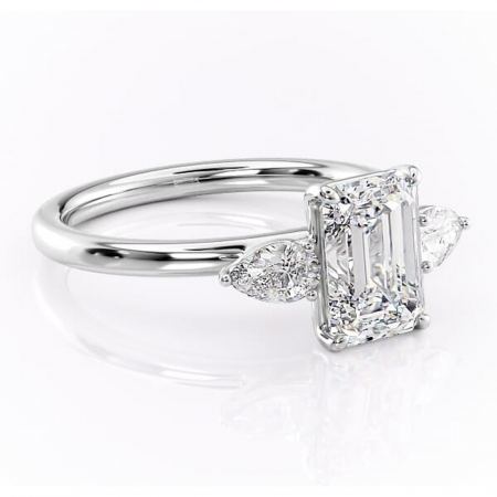 Smarald - Inel de logodnă Blanche din aur Alb 14kt cu moissanite tăietură smarald – Montură cu trei pietre rafinată pentru profil înalt | Personalizează și configurează gratuit online