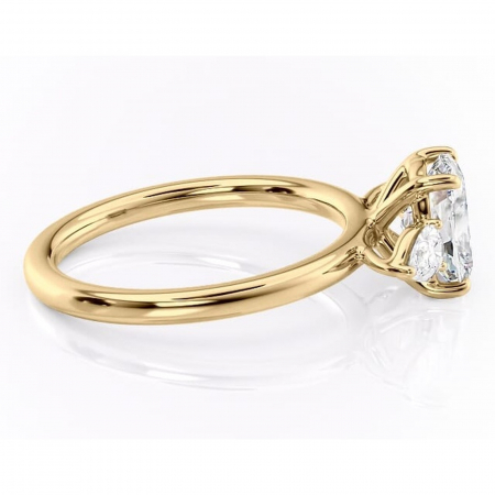 Inel de logodnă Blanche din aur Galben 14kt cu moissanite tăietură asscher – Montură cu trei pietre rafinată pentru profil înalt | Personalizează și configurează gratuit online [1]