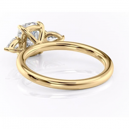 Inel de logodnă Blanche din aur Galben 14kt cu moissanite tăietură asscher – Montură cu trei pietre rafinată pentru profil înalt | Personalizează și configurează gratuit online [3]