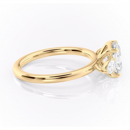 Inel de logodnă Blanche din aur Galben 14kt cu moissanite tăietură asscher – Montură cu trei pietre rafinată pentru profil înalt | Personalizează și configurează gratuit online [1]
