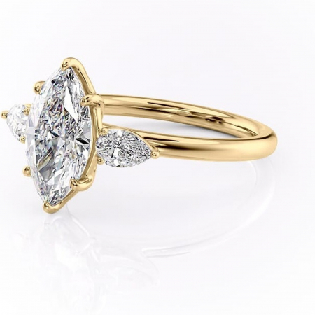 Inel de logodnă Blanche din aur Galben 14kt cu moissanite tăietură marquise – Montură cu trei pietre rafinată pentru profil înalt | Personalizează și configurează gratuit online [6]