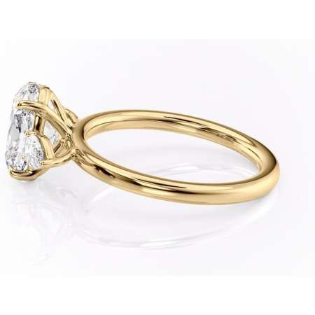 Inel de logodnă Blanche din aur Galben 18kt cu moissanite tăietură ovală – Montură cu trei pietre rafinată pentru profil înalt | Personalizează și configurează gratuit online [5]