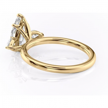 Inel de logodnă Blanche din aur Galben 14kt cu moissanite tăietură pară – Montură cu trei pietre rafinată pentru profil înalt | Personalizează și configurează gratuit online [4]