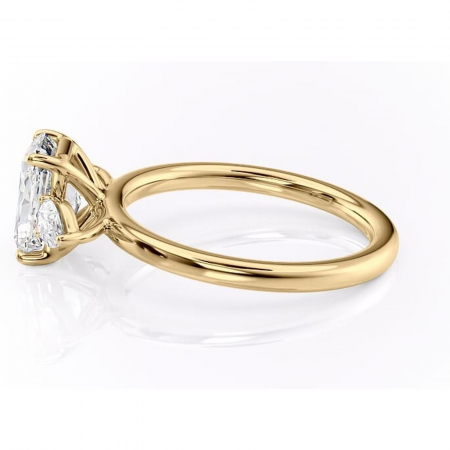 Inel de logodnă Blanche din aur Galben 18kt cu moissanite tăietură radiantă – Montură cu trei pietre rafinată pentru profil înalt | Personalizează și configurează gratuit online [5]