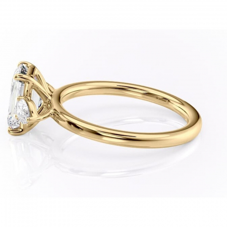 Inel de logodnă Blanche din aur Galben 18kt cu moissanite tăietură smarald – Montură cu trei pietre rafinată pentru profil înalt | Personalizează și configurează gratuit online [5]