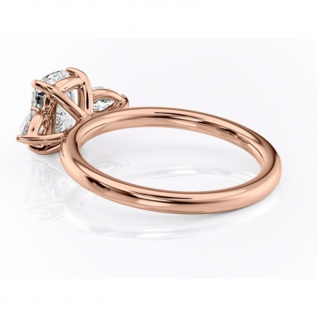 Inel de logodnă Blanche din aur Rose 14kt cu moissanite tăietură asscher – Montură cu trei pietre rafinată pentru profil înalt | Personalizează și configurează gratuit online [4]