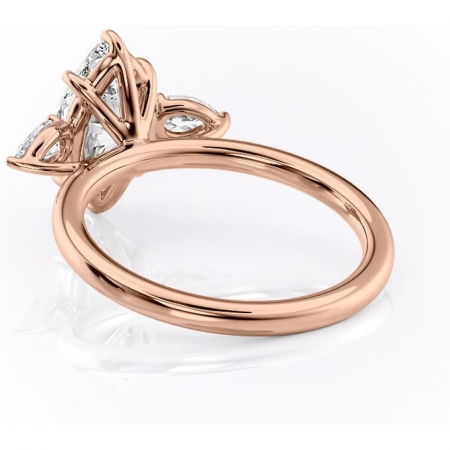 Inel de logodnă Blanche din aur Rose 18kt cu moissanite tăietură marquise – Montură cu trei pietre rafinată pentru profil înalt | Personalizează și configurează gratuit online [3]