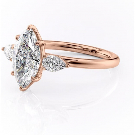 Inel de logodnă Blanche din aur Rose 18kt cu moissanite tăietură marquise – Montură cu trei pietre rafinată pentru profil înalt | Personalizează și configurează gratuit online [6]