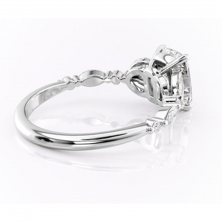 Inel de logodnă Bloom din aur Alb 14kt cu moissanite tăietură pernă – Montură cu trei pietre rafinată pentru profil mediu | Personalizează și configurează gratuit online [2]