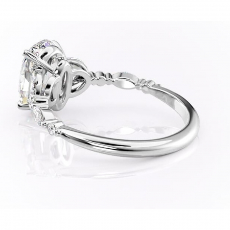 Inel de logodnă Bloom din aur Alb 14kt cu moissanite tăietură ovală – Montură cu trei pietre rafinată pentru profil mediu | Personalizează și configurează gratuit online [4]