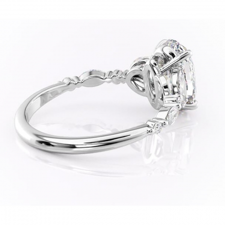 Inel de logodnă Bloom din aur Alb 14kt cu moissanite tăietură ovală – Montură cu trei pietre rafinată pentru profil mediu | Personalizează și configurează gratuit online [2]