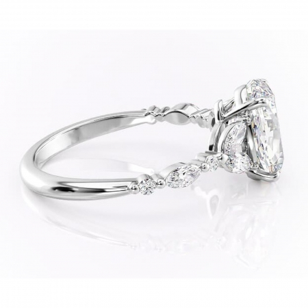 Inel de logodnă Bloom din aur Alb 14kt cu moissanite tăietură ovală – Montură cu trei pietre rafinată pentru profil mediu | Personalizează și configurează gratuit online [1]