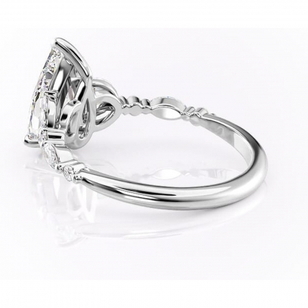 Inel de logodnă Bloom din aur Alb 14kt cu moissanite tăietură pară – Montură cu trei pietre rafinată pentru profil mediu | Personalizează și configurează gratuit online [4]