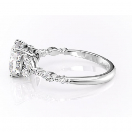 Inel de logodnă Bloom din aur Alb 14kt cu moissanite tăietură pernă – Montură cu trei pietre rafinată pentru profil mediu | Personalizează și configurează gratuit online [5]