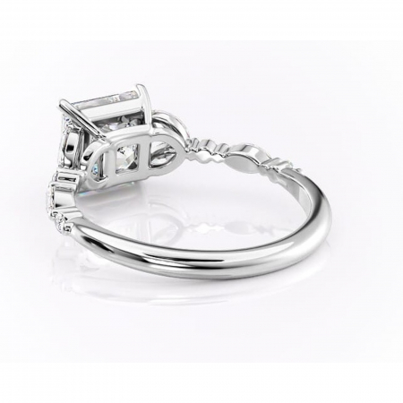 Inel de logodnă Bloom din aur Alb 18kt cu moissanite tăietură princess – Montură cu trei pietre rafinată pentru profil mediu | Personalizează și configurează gratuit online [3]