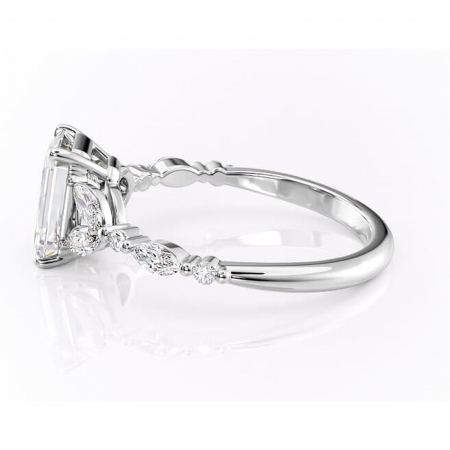 Inel de logodnă Bloom din aur Alb 14kt cu moissanite tăietură smarald – Montură cu trei pietre rafinată pentru profil mediu | Personalizează și configurează gratuit online [5]