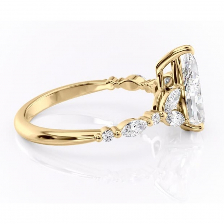 Inel de logodnă Bloom din aur Galben 14kt cu moissanite tăietură pară – Montură cu trei pietre rafinată pentru profil mediu | Personalizează și configurează gratuit online [1]