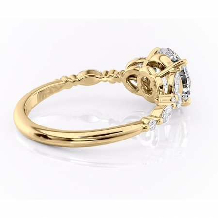 Inel de logodnă Bloom din aur Galben 14kt cu moissanite tăietură rotundă – Montură cu trei pietre rafinată pentru profil mediu | Personalizează și configurează gratuit online [2]