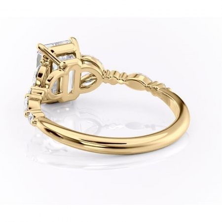 Inel de logodnă Bloom din aur Galben 14kt cu moissanite tăietură smarald – Montură cu trei pietre rafinată pentru profil mediu | Personalizează și configurează gratuit online [3]