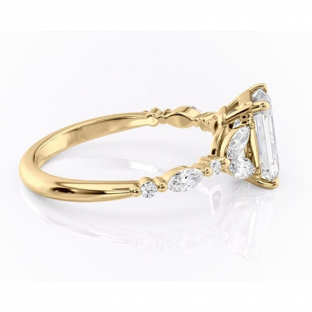 Inel de logodnă Bloom din aur Galben 14kt cu moissanite tăietură smarald – Montură cu trei pietre rafinată pentru profil mediu | Personalizează și configurează gratuit online [1]