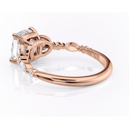 Inel de logodnă Bloom din aur Rose 14kt cu moissanite tăietură pernă – Montură cu trei pietre rafinată pentru profil mediu | Personalizează și configurează gratuit online [4]