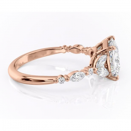 Inel de logodnă Bloom din aur Rose 18kt cu moissanite tăietură princess – Montură cu trei pietre rafinată pentru profil mediu | Personalizează și configurează gratuit online [1]