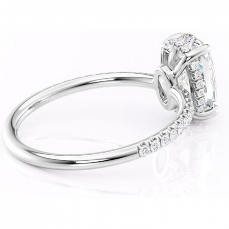 Inel de logodnă Brielle din aur Alb 14kt cu moissanite tăietură ovală – Montură Kamellie joasă rafinată pentru profil jos | Personalizează și configurează gratuit online [2]